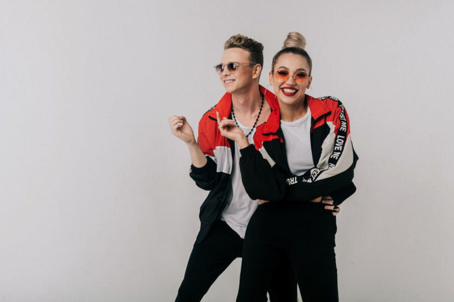 Как правильно сочетать русскую и иностранную музыку