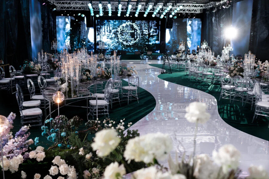 Стильный зимний декор на свадьбе