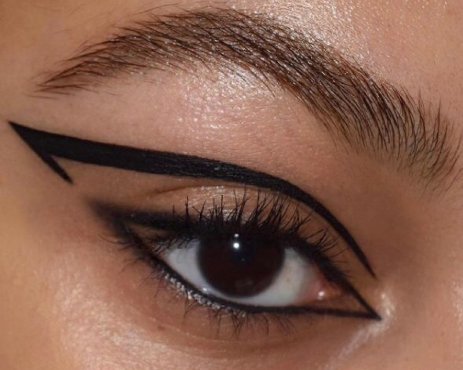 Мнение профессионалов: стрелки в свадебном макияже глаз