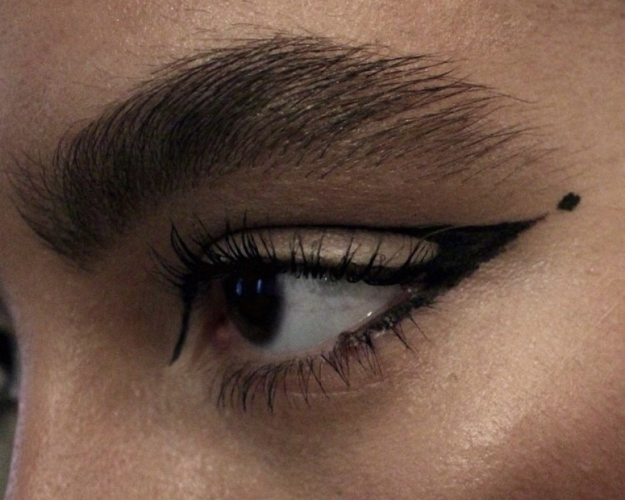 Мнение профессионалов: стрелки в свадебном макияже глаз