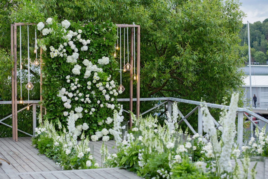 Зелень в свадебном оформлении: идеи и реальные