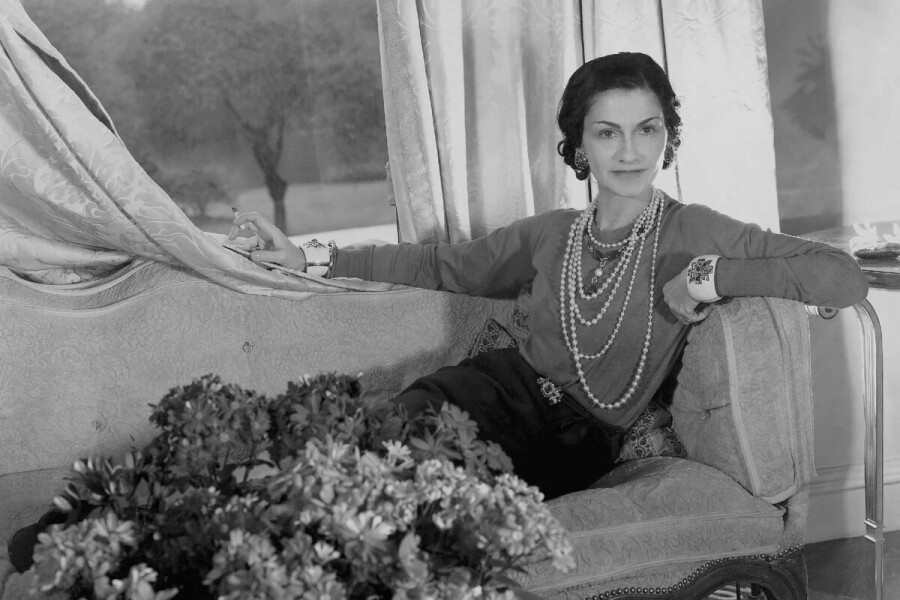 Главные цитаты Коко Шанель о женщинах, стиле