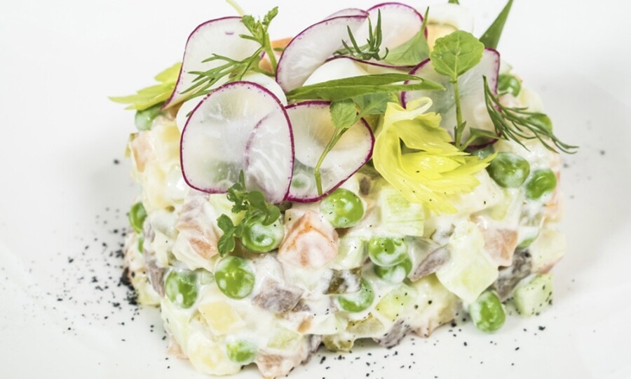 3 небанальных рецепта Оливье, которые вы еще