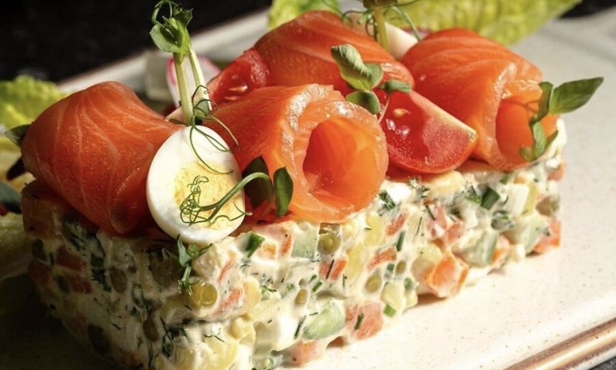 3 небанальных рецепта Оливье, которые вы еще