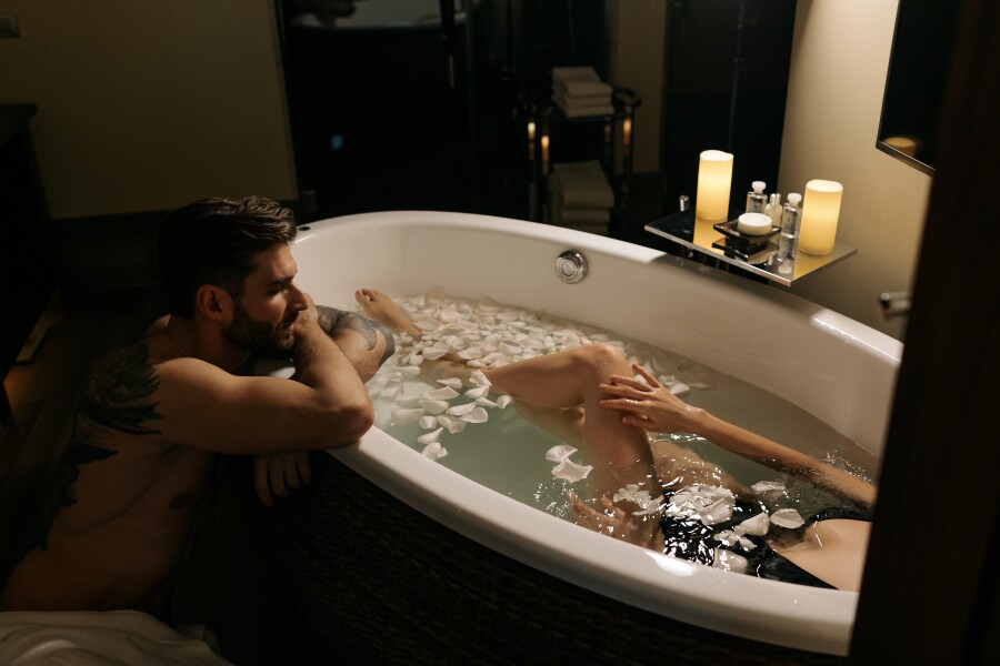 10 отелей в Москве для Дня святого