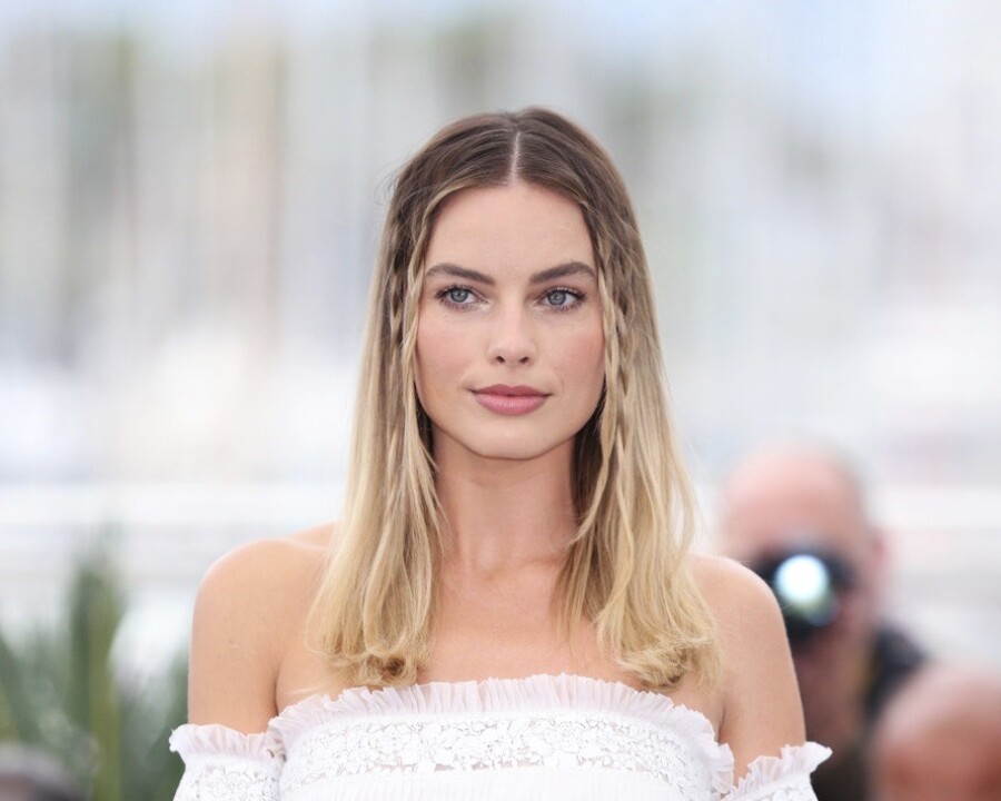 Прически для подружки невесты 2022