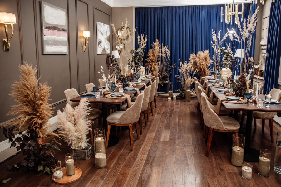 Если городская свадьба, то в Chekhoff Hotel