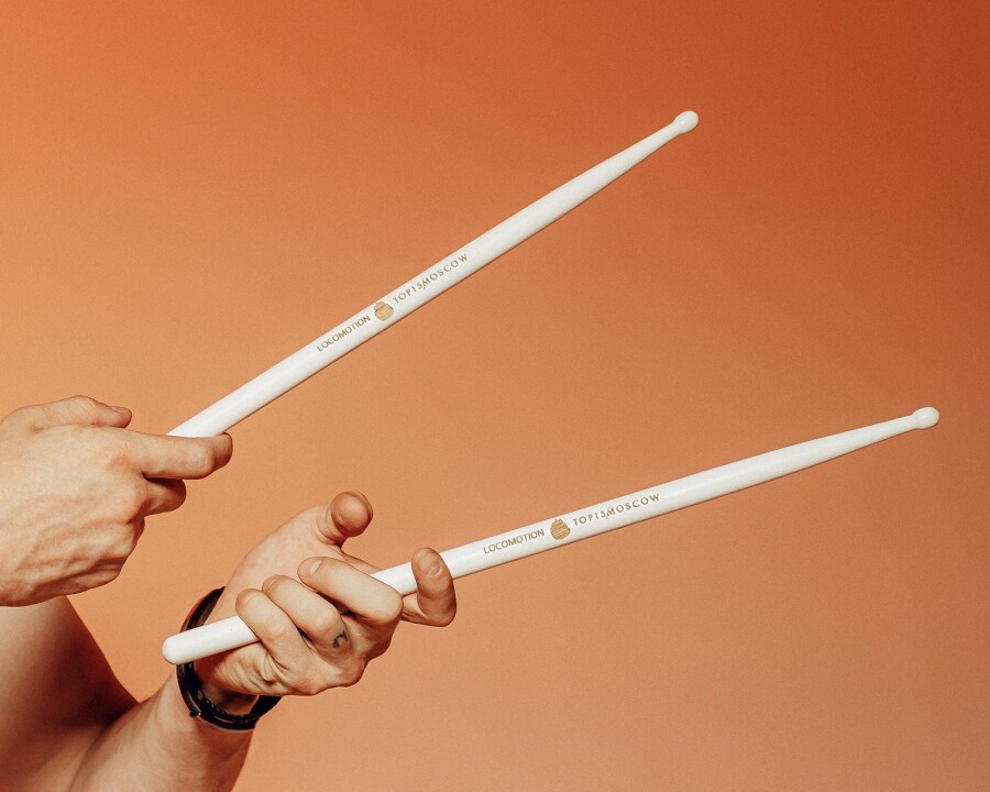 Как сделать небанальный музыкальный сюрприз на свадебной