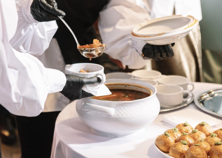 Гастрономический сторителлинг от службы кейтеринга «Хангри Вульф»