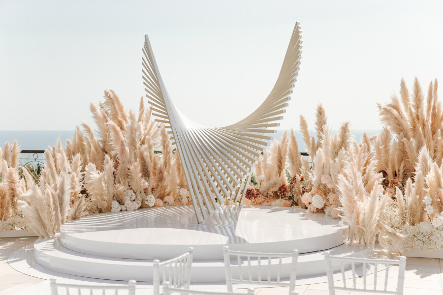 Почему вам стоит провести выездную свадьбу в