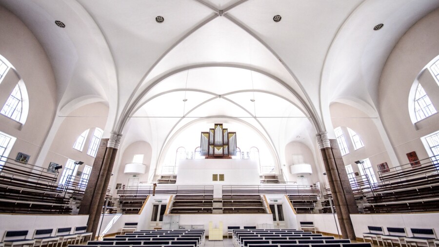 Куда пойти на свидание в апреле: культурные