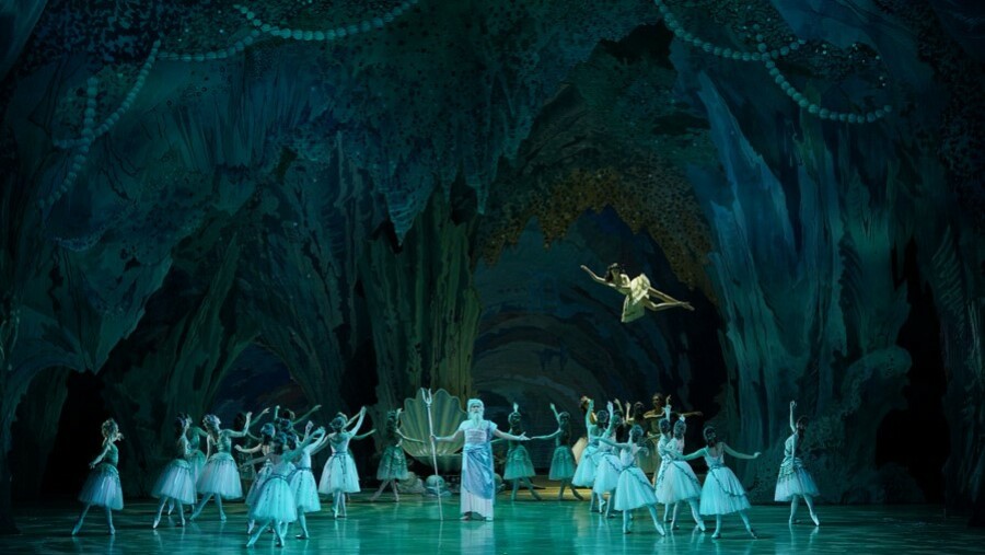 Куда пойти на свидание в апреле: культурные