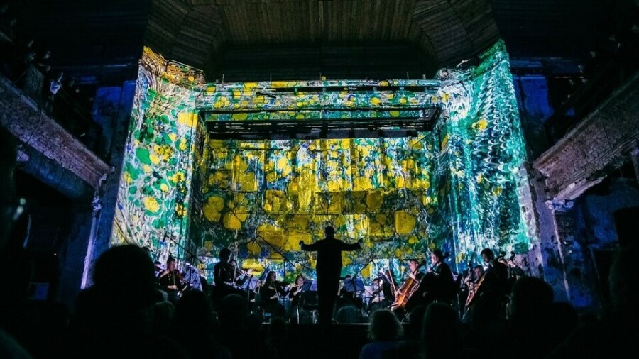 Куда пойти на свидание в апреле: культурные