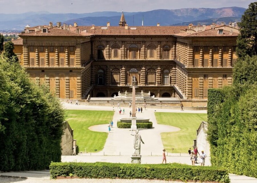 Самые красивые дворцы и замки мира