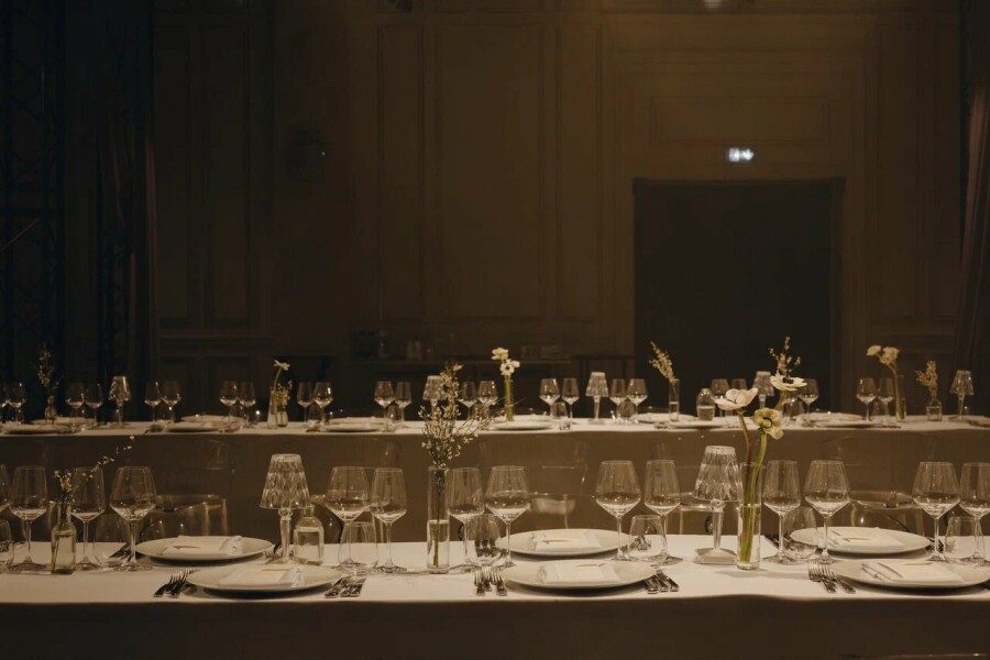 Почему минималистичный свадебный декор — это дорого?