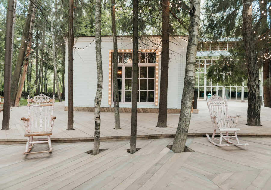 Скандинавский интерьер, закрытая территория и заповедный лес