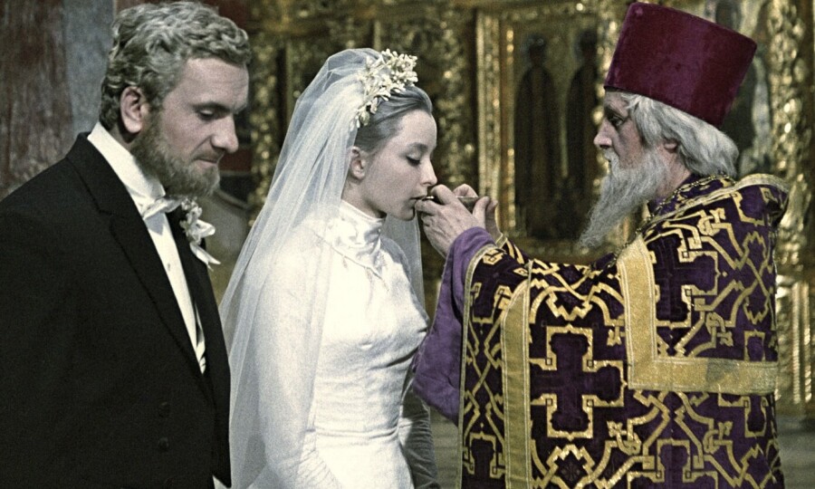 5 стильных свадебных образов в советском кино