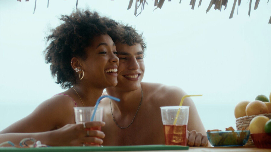 10 красивых сериалов про лето, любовь и