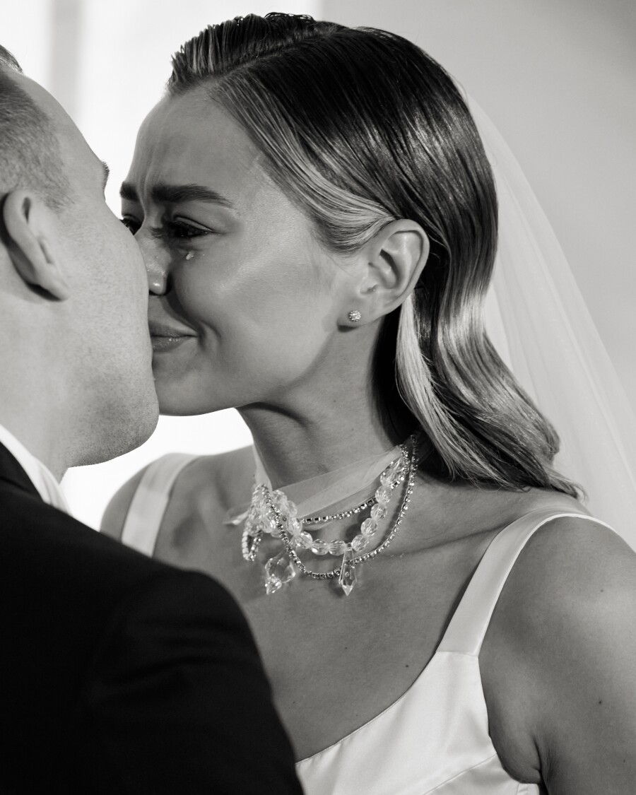 Свадебные фотографии сезона 2023, которые запомнились нам