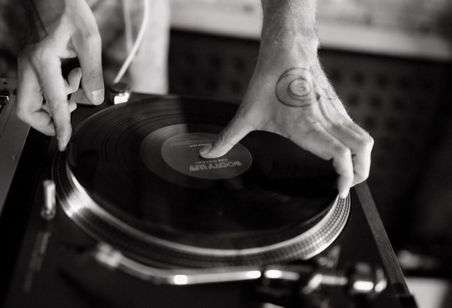 А что если вашу свадьбу откроет виниловый