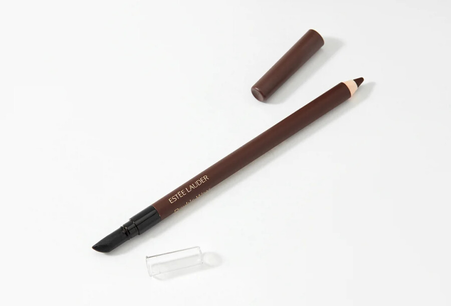 Карандаш-кайал — незаменимый продукт в косметичке