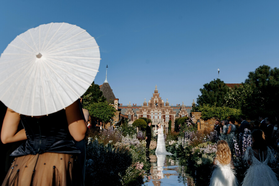 Семейные ценности, эстетика шато и атмосфера сказки