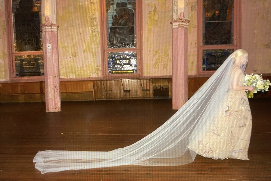 Внутри секретной свадьбы Ани Тейлор-Джой и Малкольма