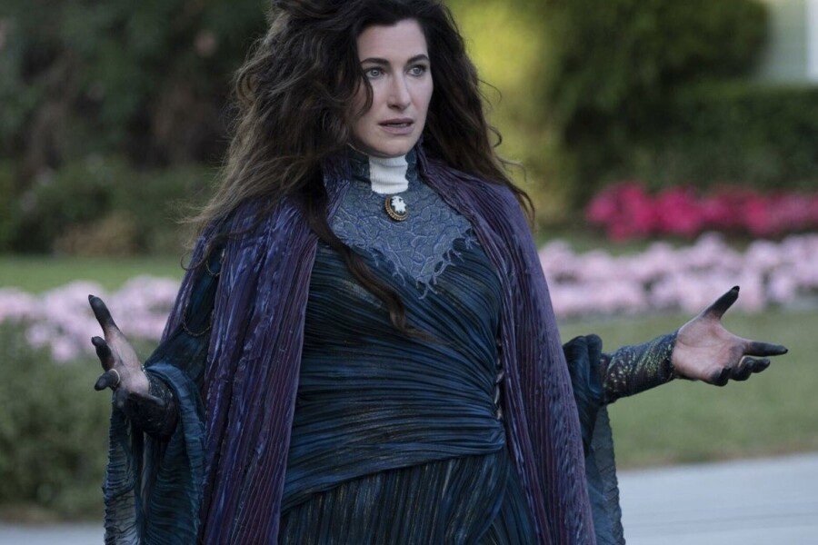 Возвращение «Эмили в Париже», «Землевладелец» с Билли