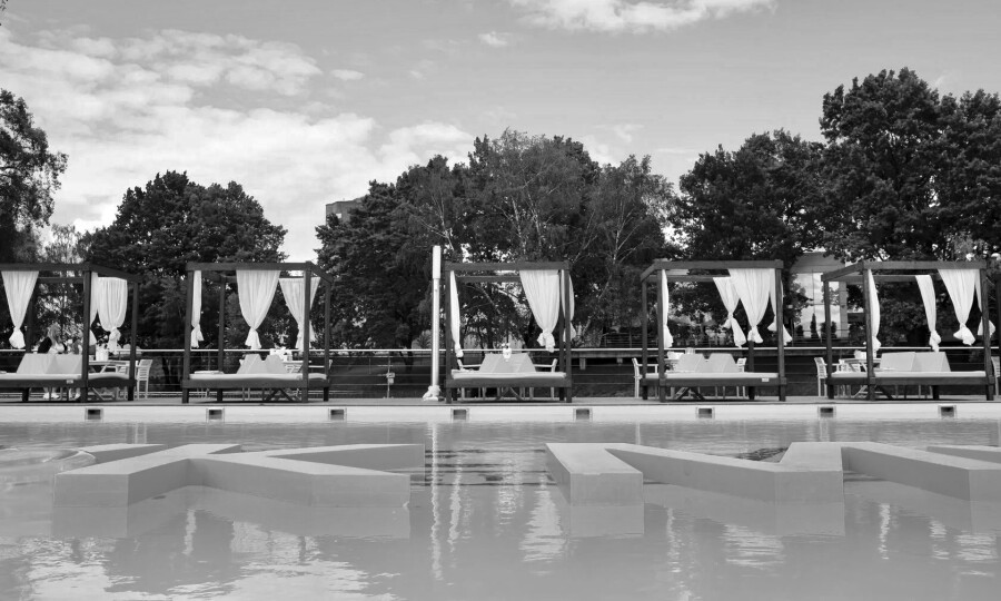 Все купаться! Рассказываем о бассейнах под открытым