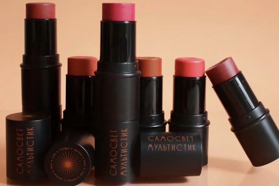 Минеральная косметика — лучший выбор на лето.