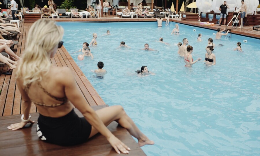 Все купаться! Рассказываем о бассейнах под открытым