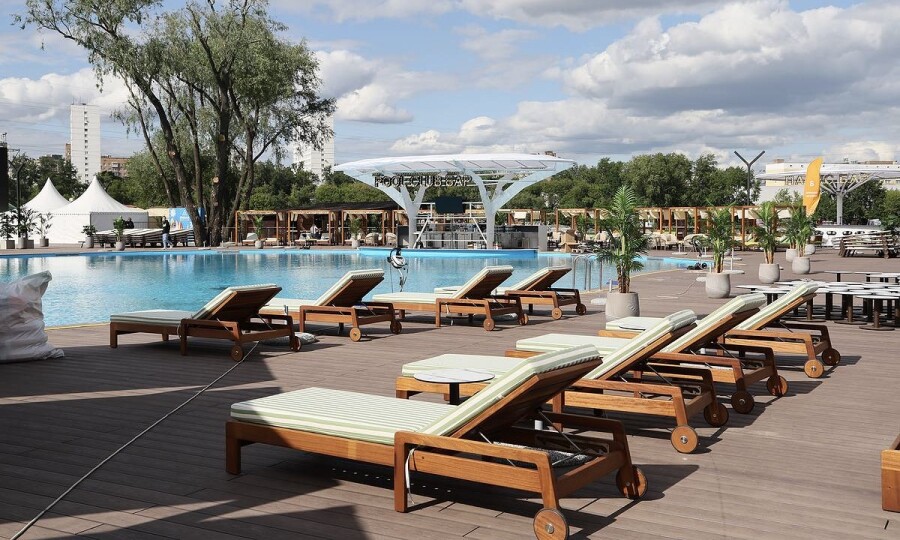 Все купаться! Рассказываем о бассейнах под открытым