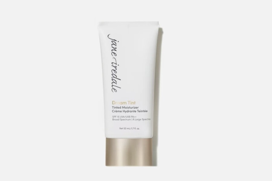 Минеральная косметика — лучший выбор на лето.