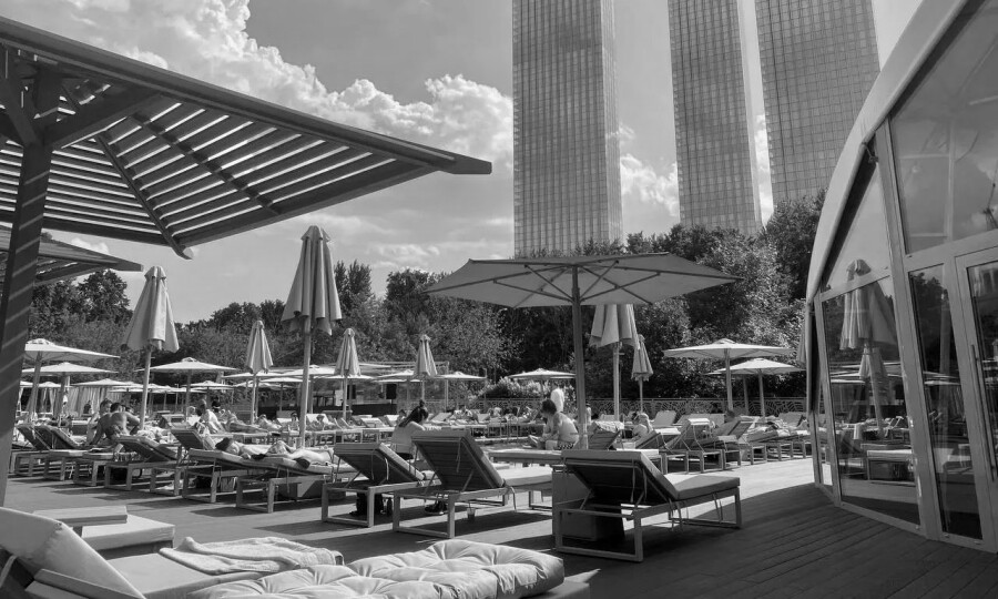 Все купаться! Рассказываем о бассейнах под открытым