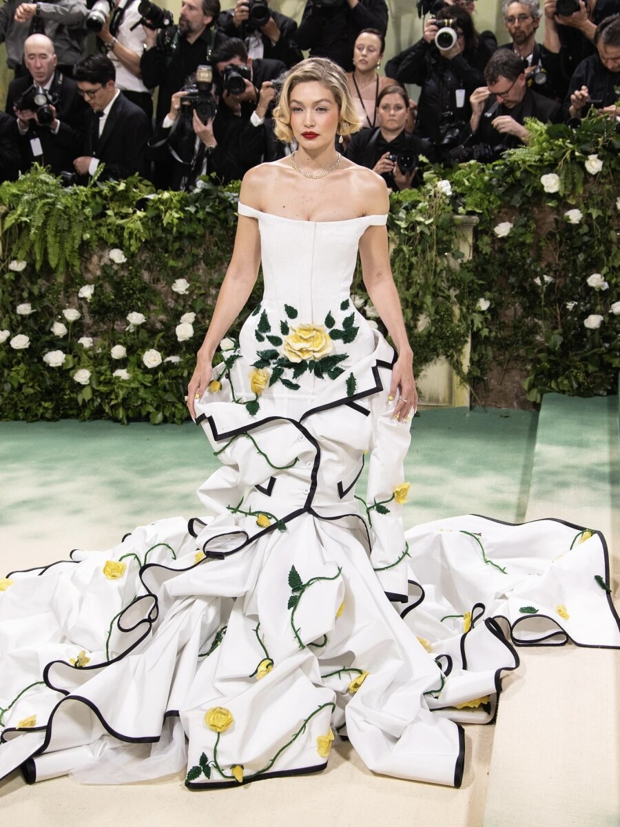 Парад невест. Лучшие свадебные образы на Met