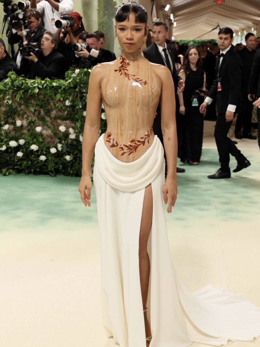 Парад невест. Лучшие свадебные образы на Met