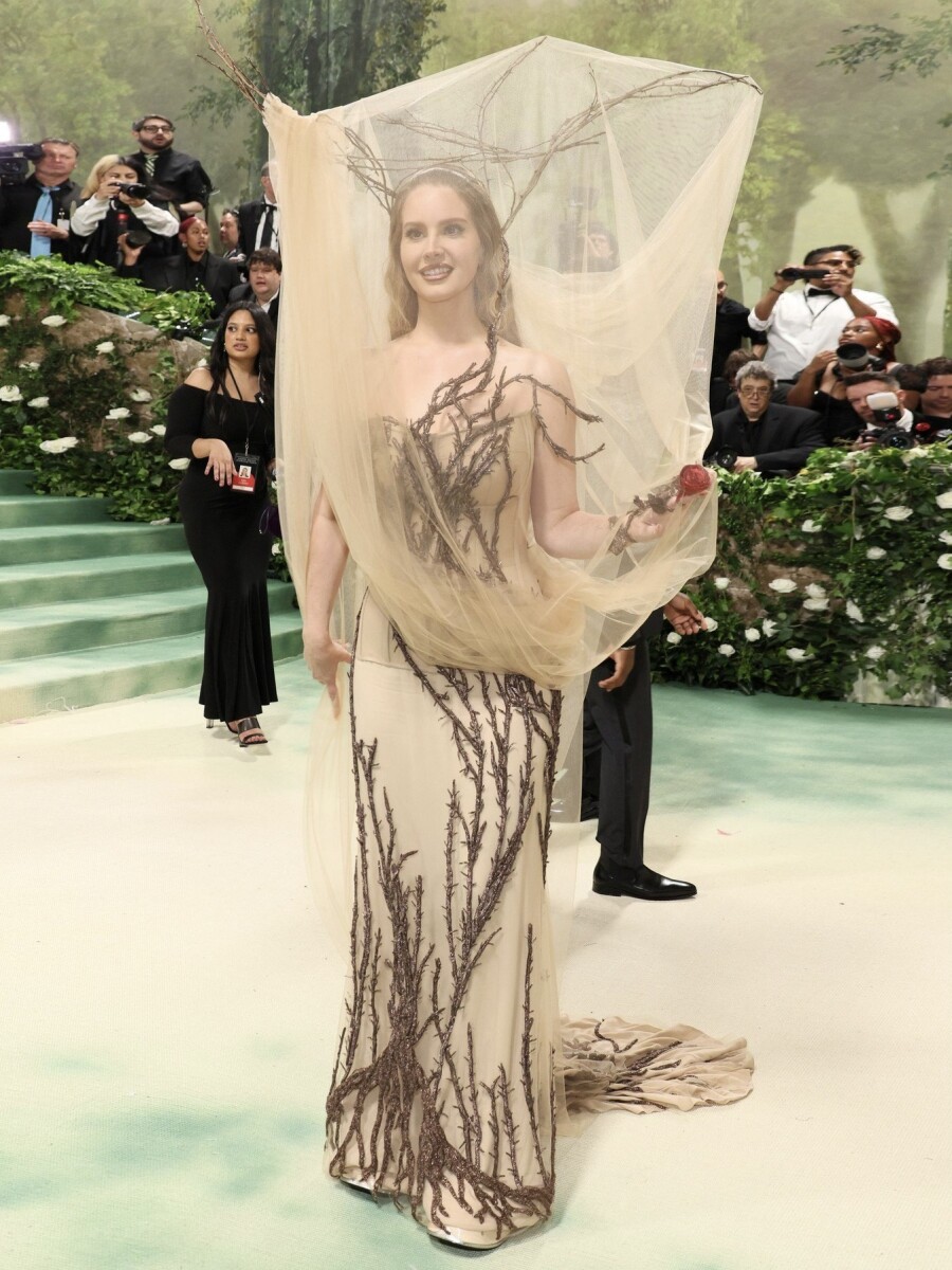 Парад невест. Лучшие свадебные образы на Met