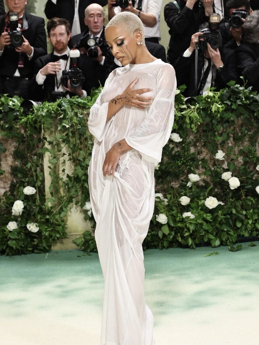 Парад невест. Лучшие свадебные образы на Met