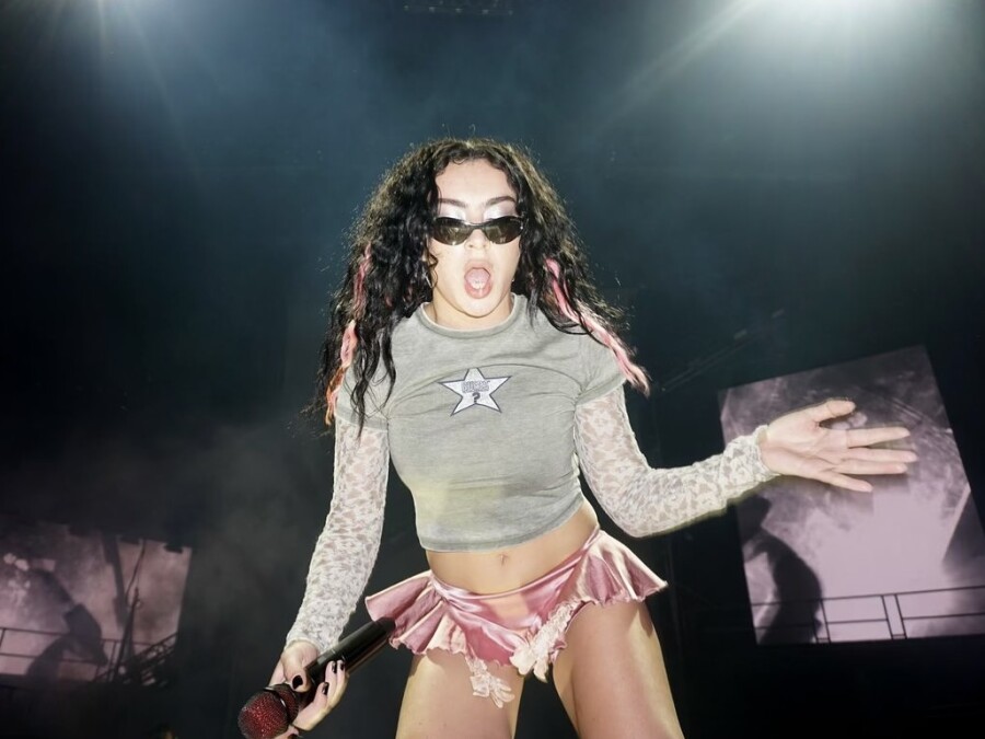 Brat — главное слово 2024 года. Что