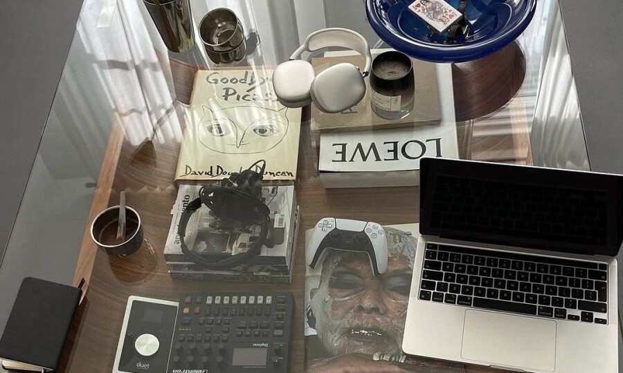 Вы оба работаете из дома. Как не