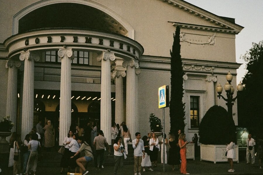 Свидание в театре: на что сходить в