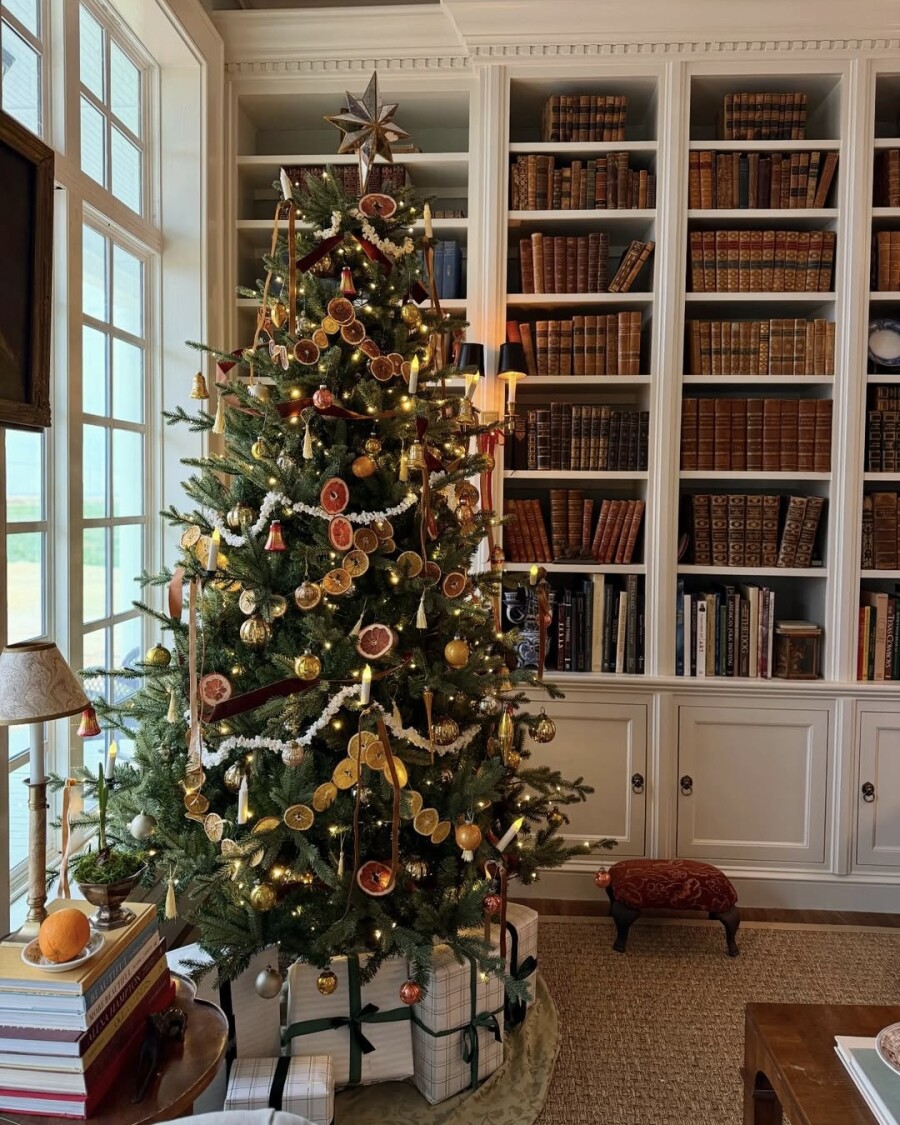 Как красиво нарядить елку в 2026 году