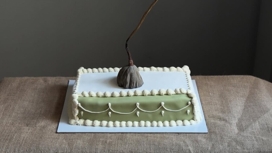 Как оформить свадебный торт в 2025 году?