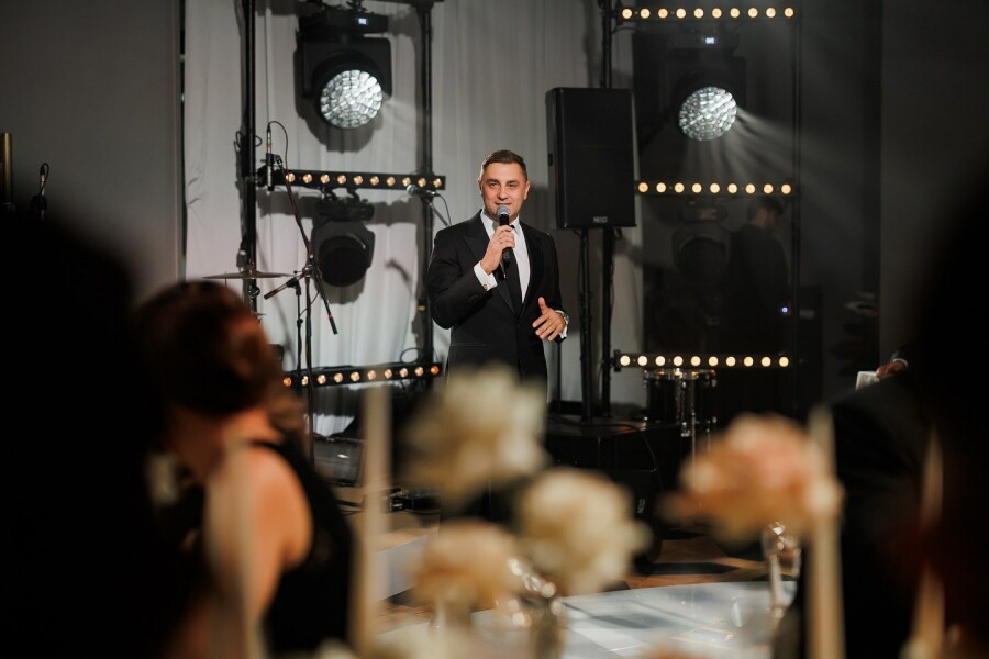 «Если гости скованы и растеряны, главная задача