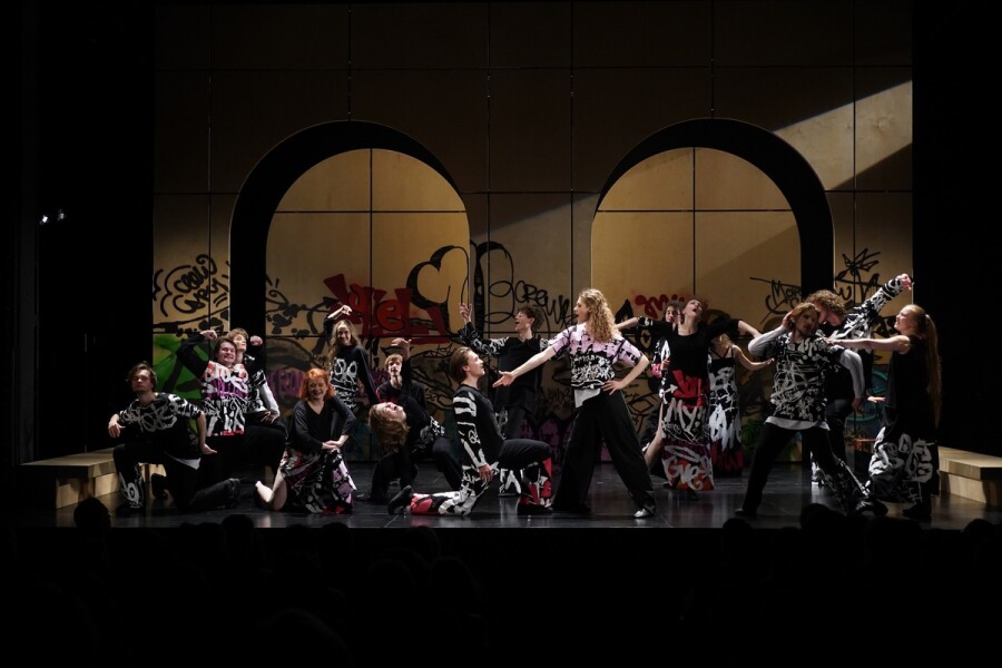 Это надо видеть. 10 актуальных спектаклей в