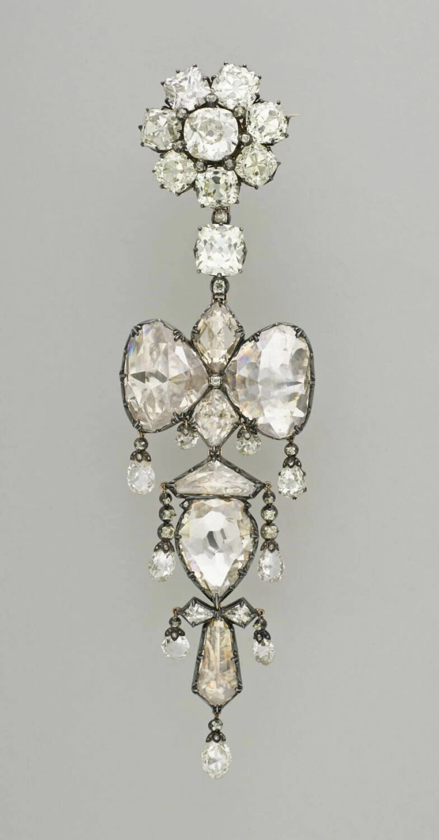 Похищенные украшения Лувра и их владелицы — все,