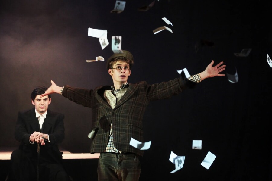 Это надо видеть. 10 актуальных спектаклей в