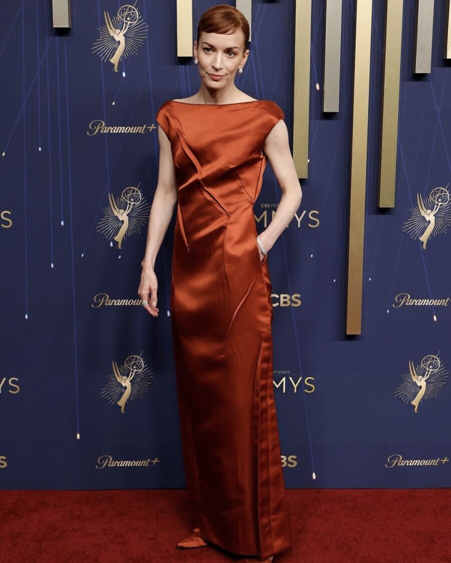 Лучшие образы звезд с красной дорожки «Эмми»