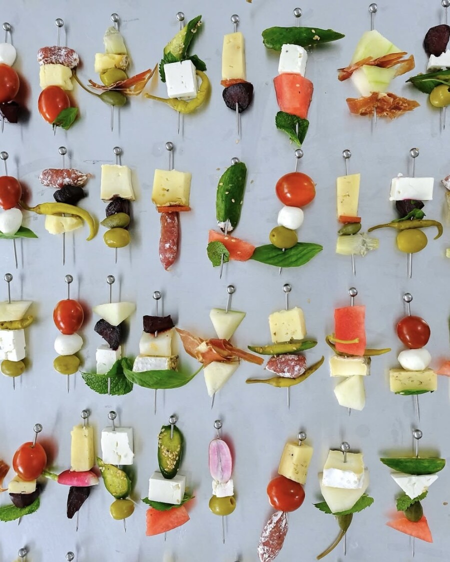 Канапе как искусство: как подавать закуски на