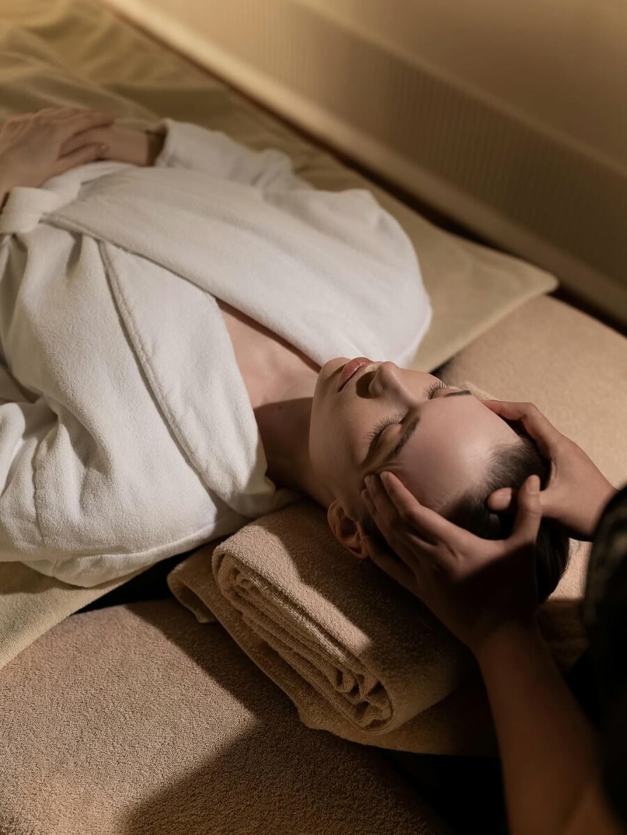 Что подарить девушке на 8 Марта: 20